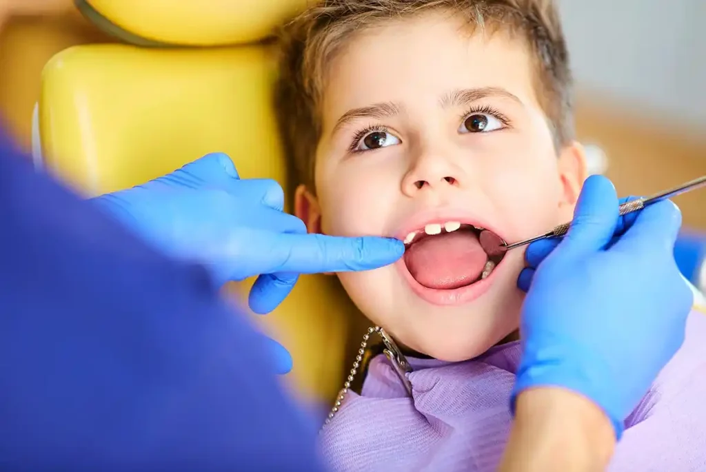 Ortodoncia infantil para corregir problemas dentales desde temprana edad